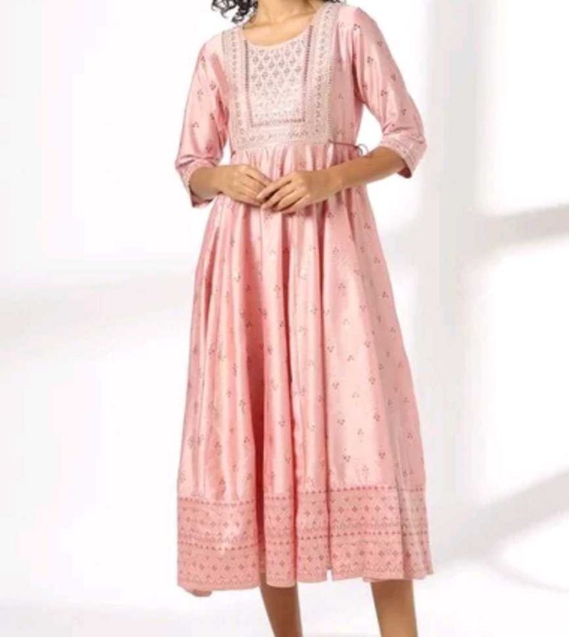 Elegant Pink Kurta with Intricate Embroidery