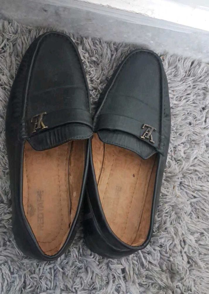Red Tape Black Loafers