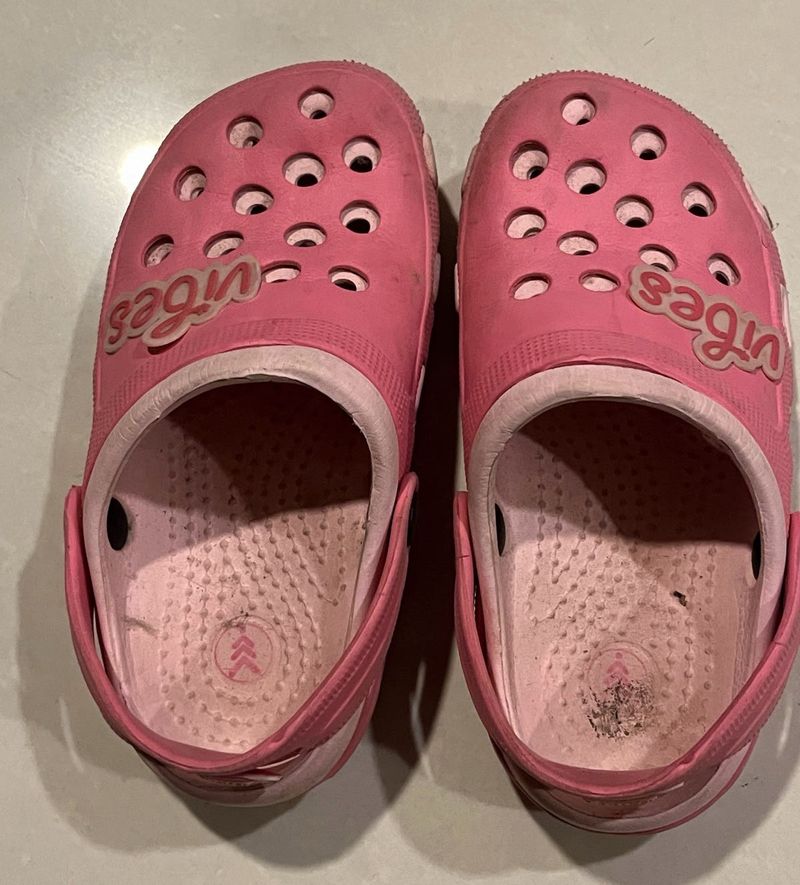 Unisex Beautiful Pink Clogs By Pine Kids Size 30