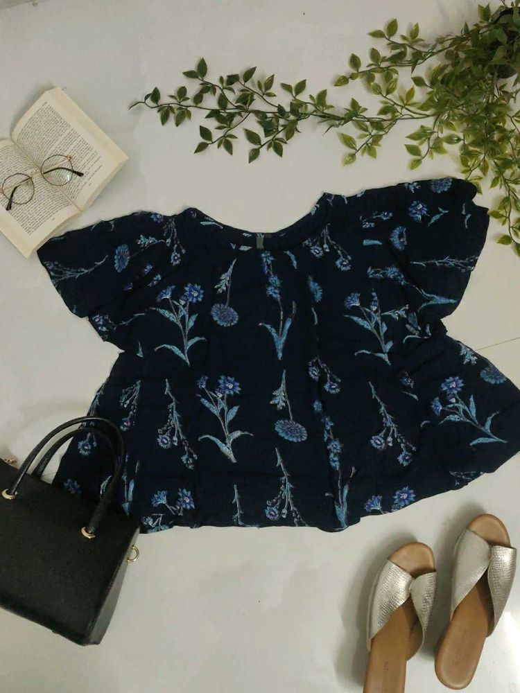 Navy Blue Floral Print Top🌼💙