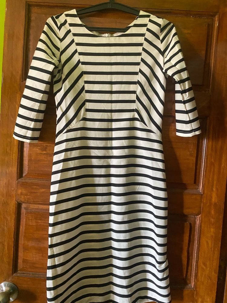 Striped 3/4 Sleeve Midi Dress