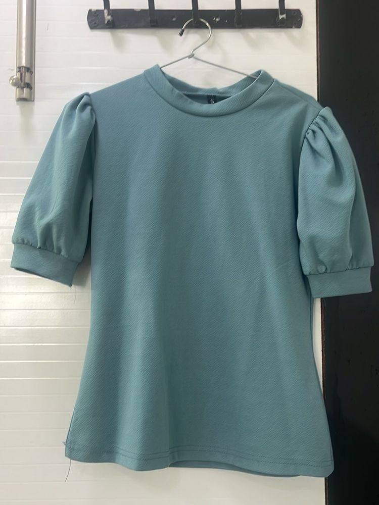 top with balloon sleeves