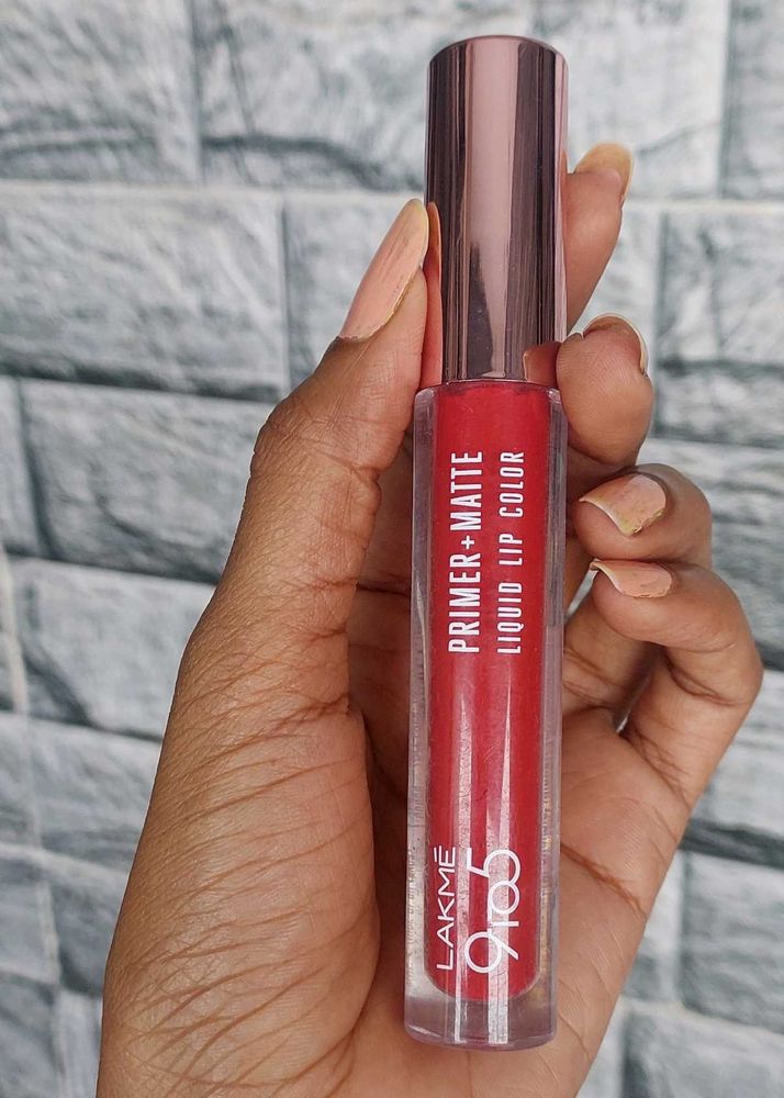 Lakme Vivid Crimson Liquid Matte Lipstick