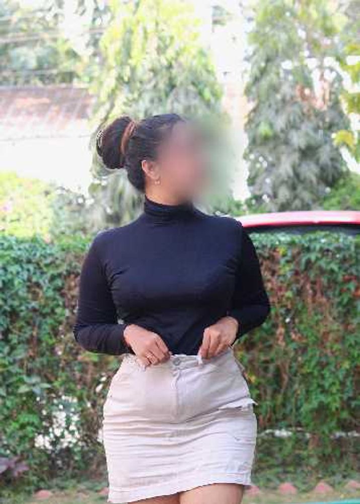 short skirt