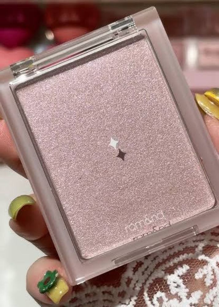 Rom&amp;nd Highlighter