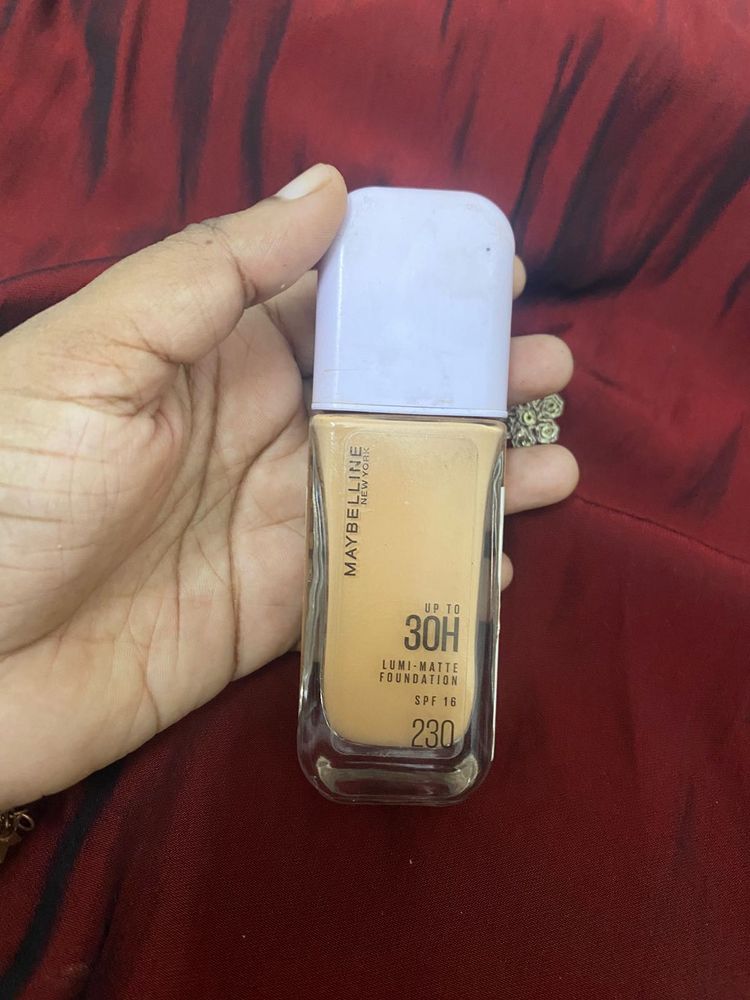 Maybelline Lumi-Matte Foundation SPF 16