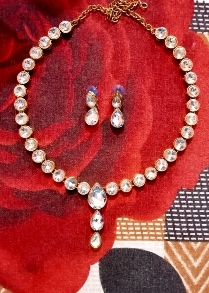 Stunning Crystal Necklace &amp; Earring Set