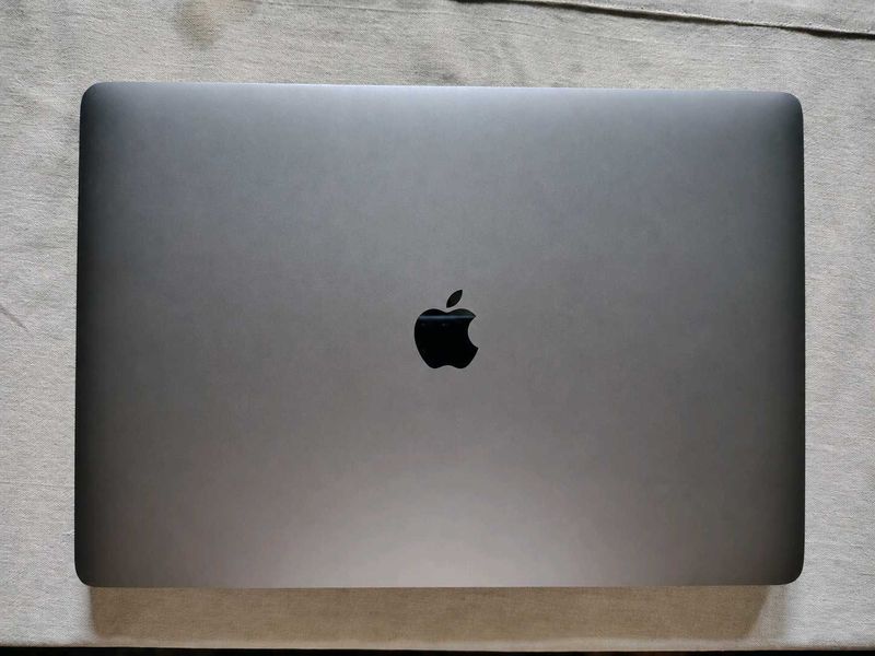 Apple MacBook Pro 16 inch with Touch Bar