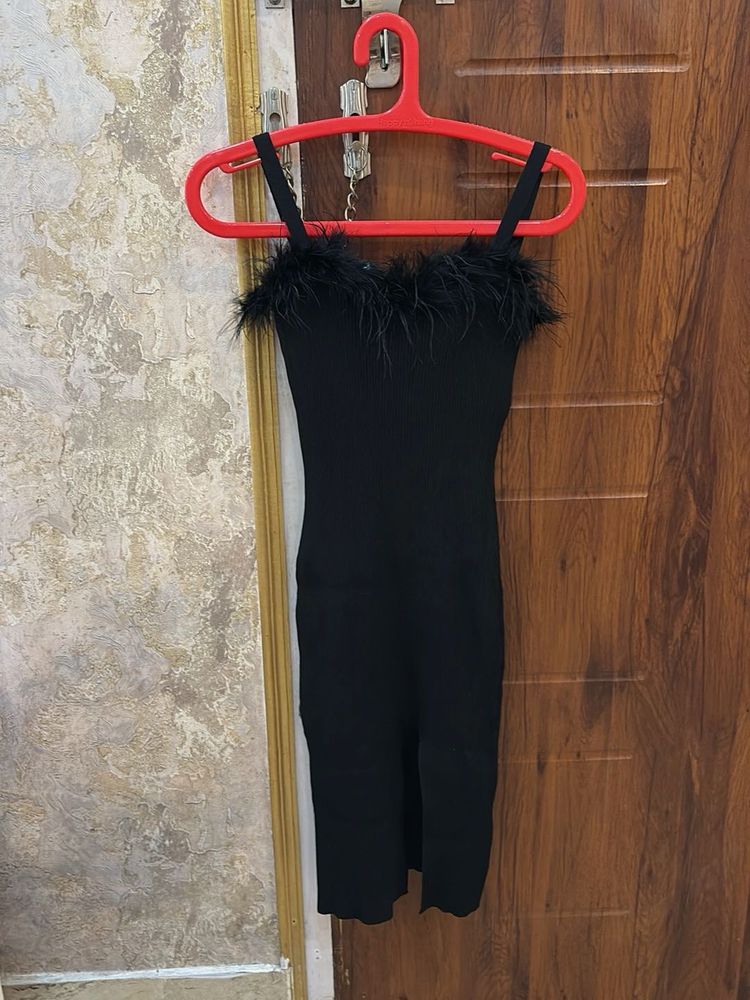 Chic Black Feather Trim Bodycon Dress