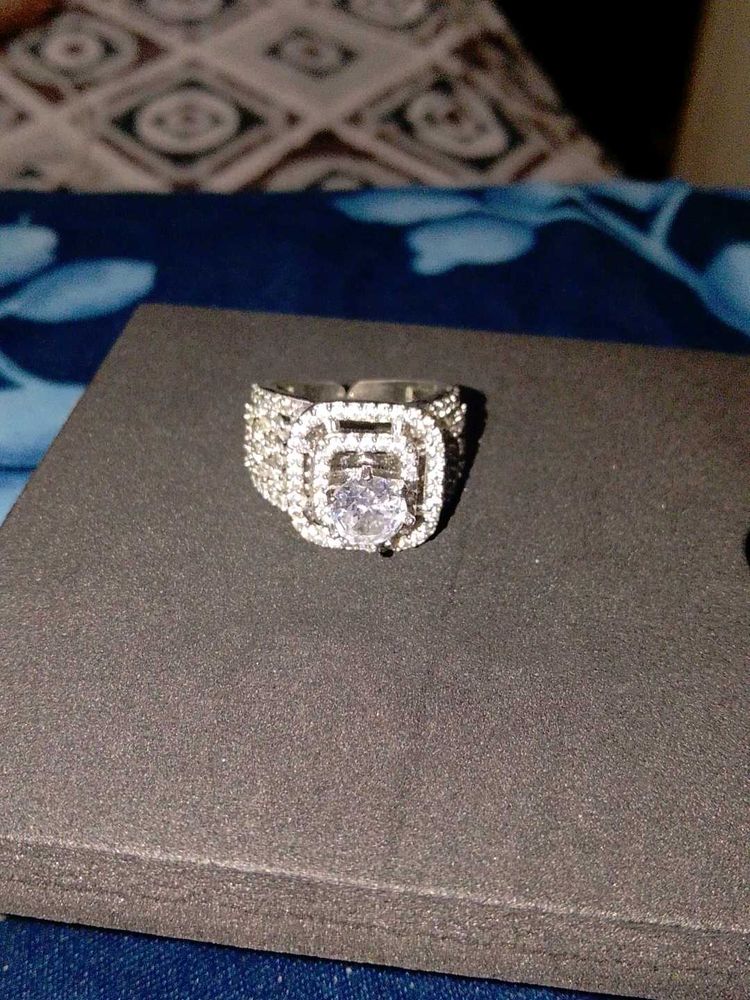 Sparkling Ring
