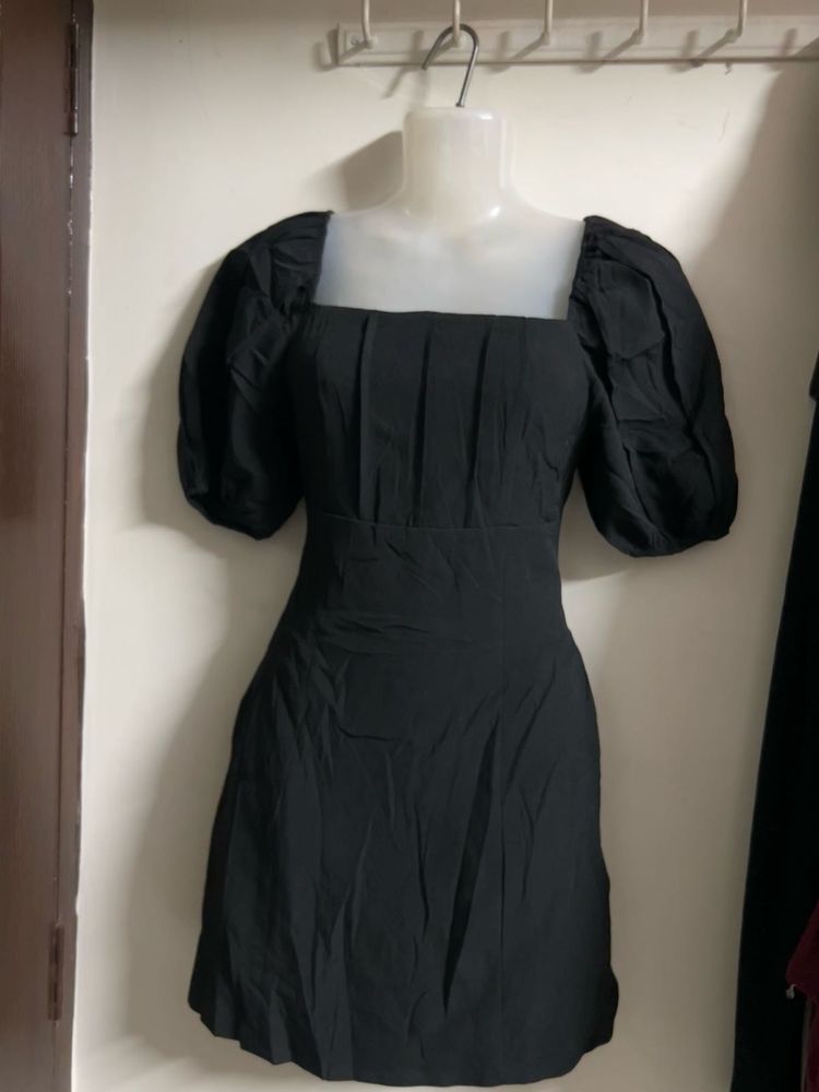 Chic Black Puff Sleeve Square Neck Dress