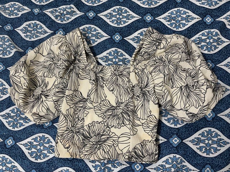 ONLY Floral Puff Sleeve Crop Top