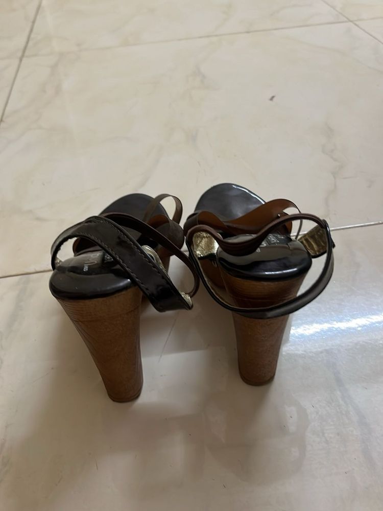 Stylish Women heels with around 3.5 inches heel