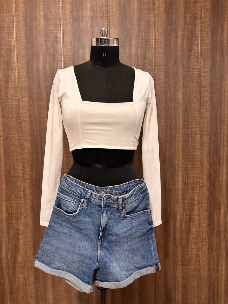 PRETTY LITTLE THING Crop Top