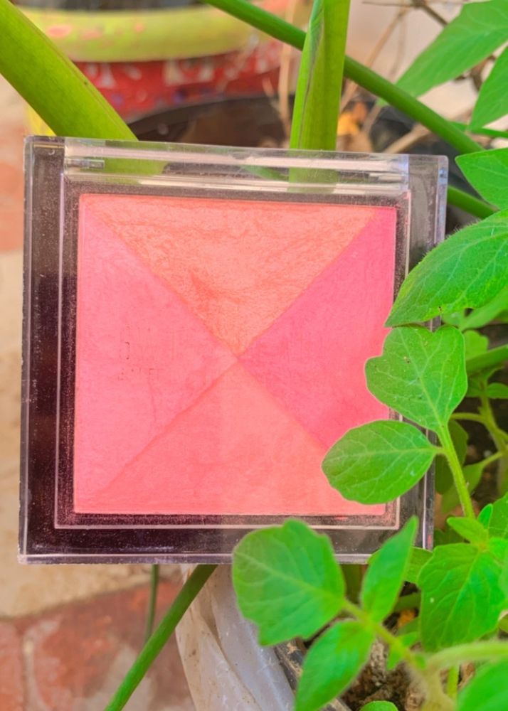 🎀Swiss Beauty Blush And Highlighter🎀