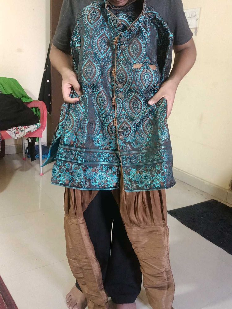 Embroidered Ethnic Jodhpuri set for boys