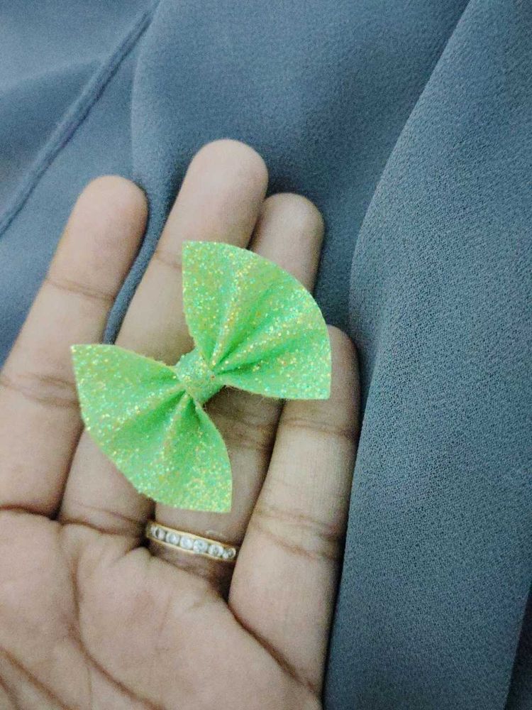 Shimmering Green Mini Hairbow Clip