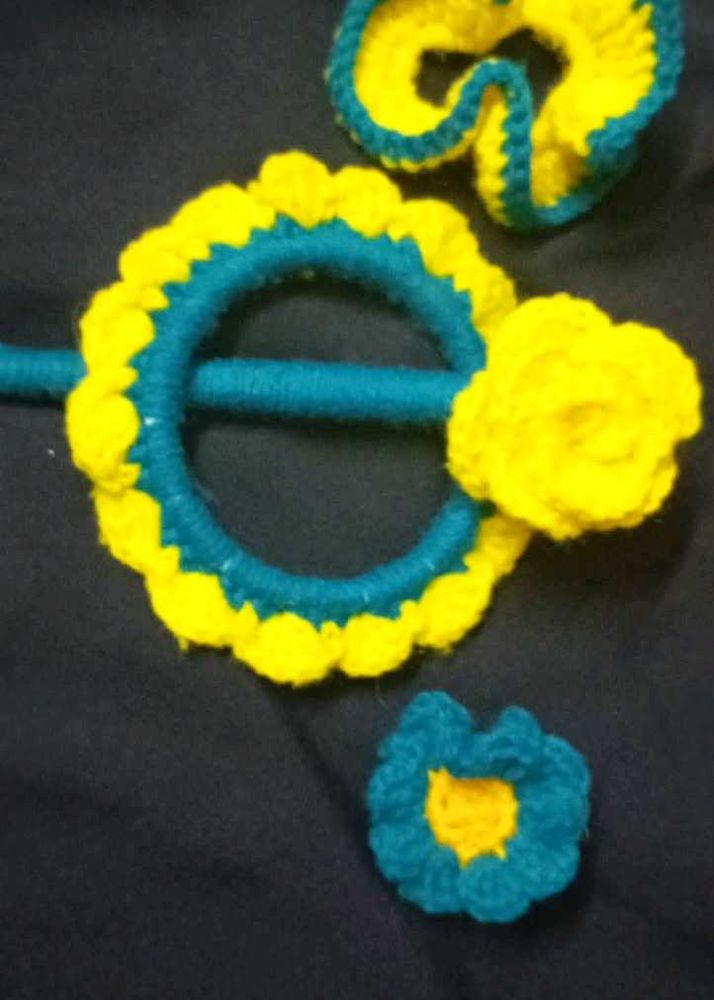 pack of 2 scrunchies hair gudder