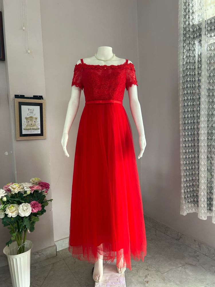 Stunning Red Off-Shoulder Lace Gown