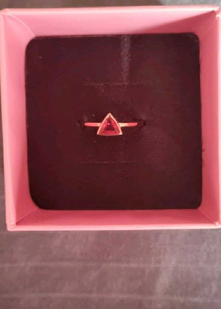 Elegant Triangle Gemstone Ring