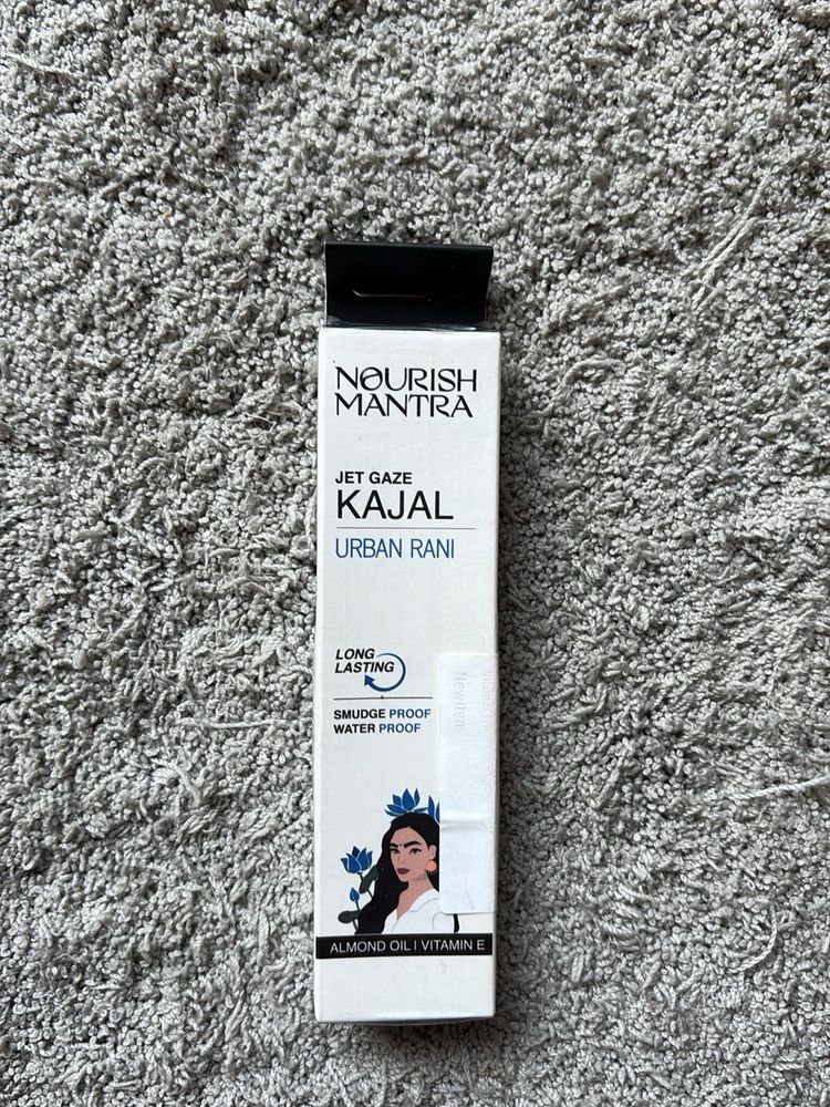 Nourish Mantra Jet Gaze Kajal