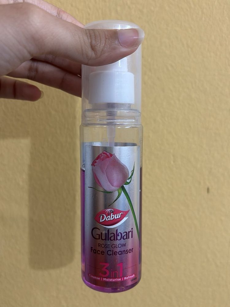 Dabur Gulabari Rose Glow Face Cleanser