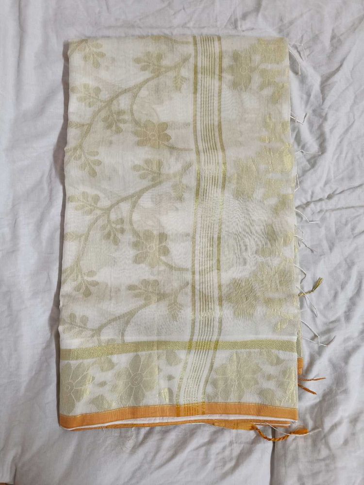Elegant White &amp; Gold Floral Dhaka Saree