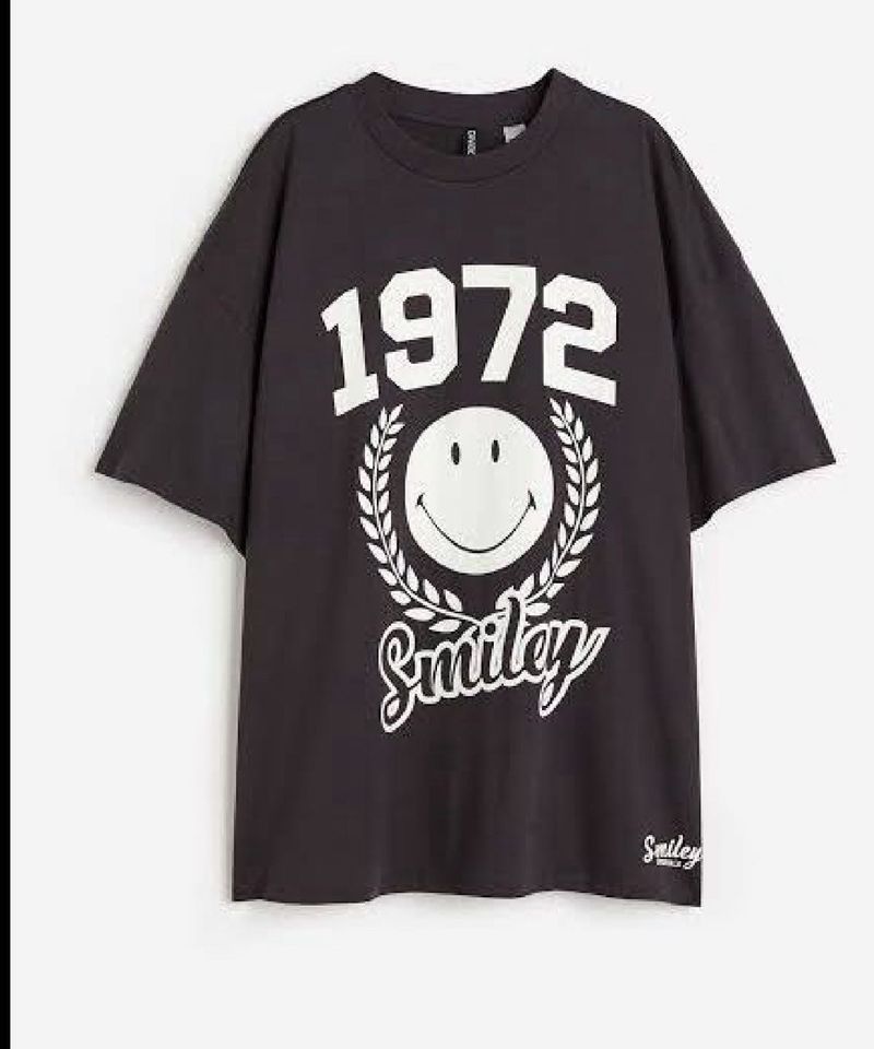 H&amp;M oversized Smiley Face Graphic T-Shirt