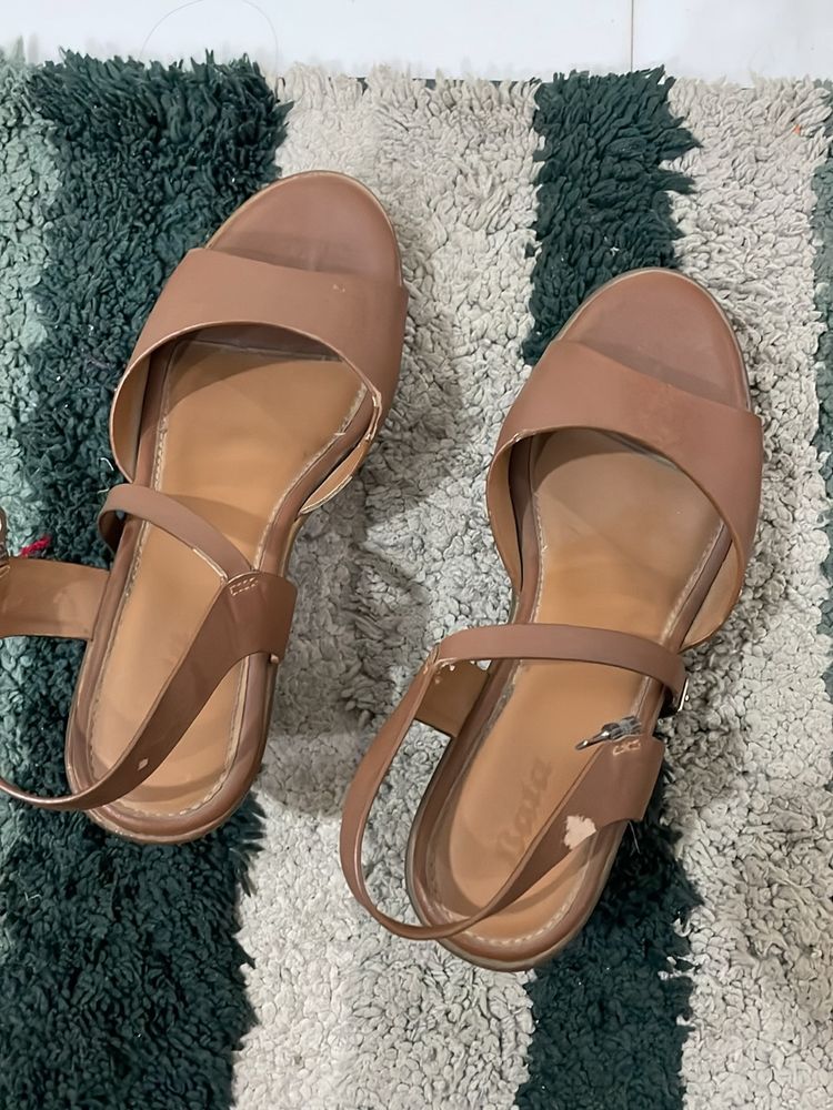 Casual Heel