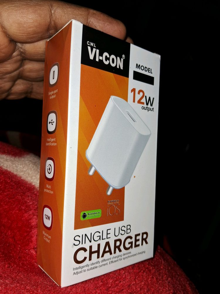 VICON 12 WALT FAST CHARGER.