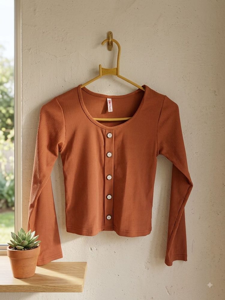 Ribbed Button-Up Cropped Top