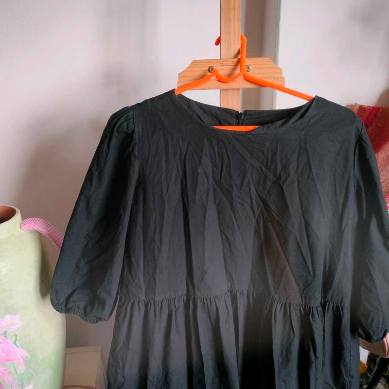 Elegant Black Tiered Midi Dress