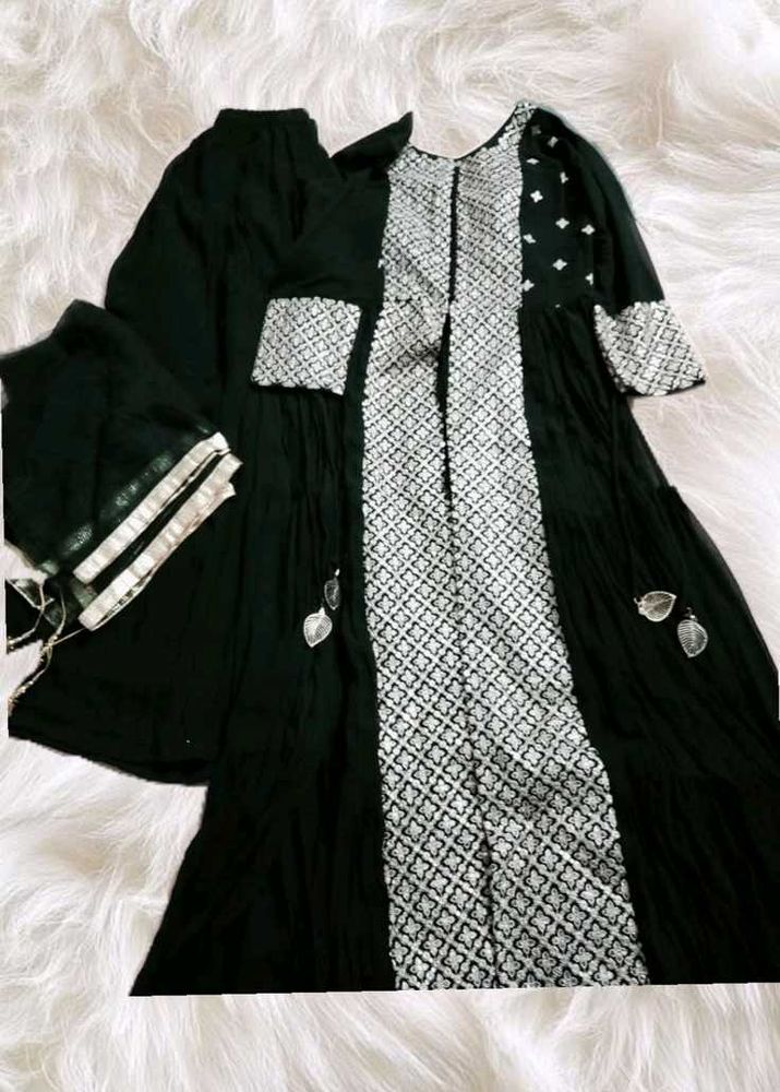 Elegant Black Kurta Set with Silver Embellishments
