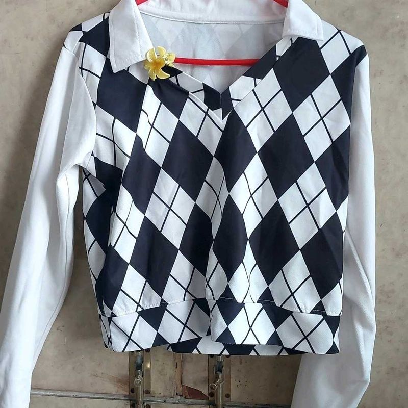 Stylish Argyle Print Collared Top