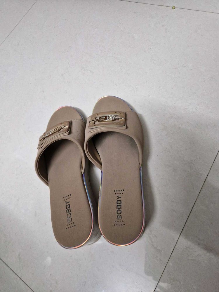 Stylish Bobby Slides - Comfortable &amp; Chic