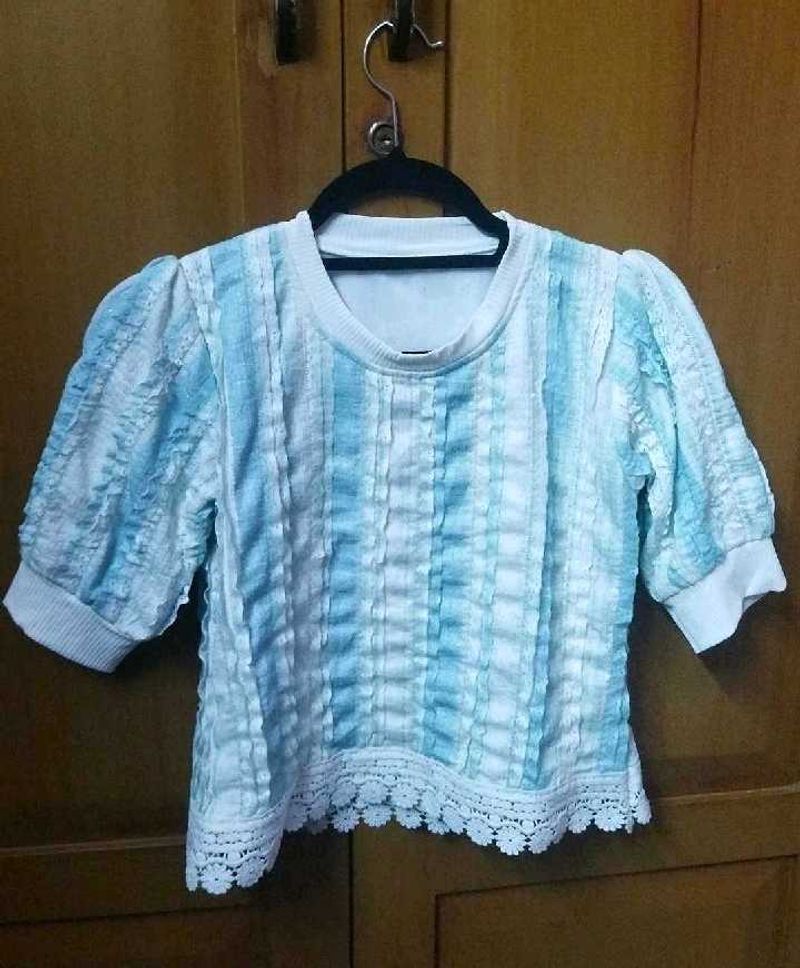 Cute Blue &amp; White Striped Puff Sleeve Top