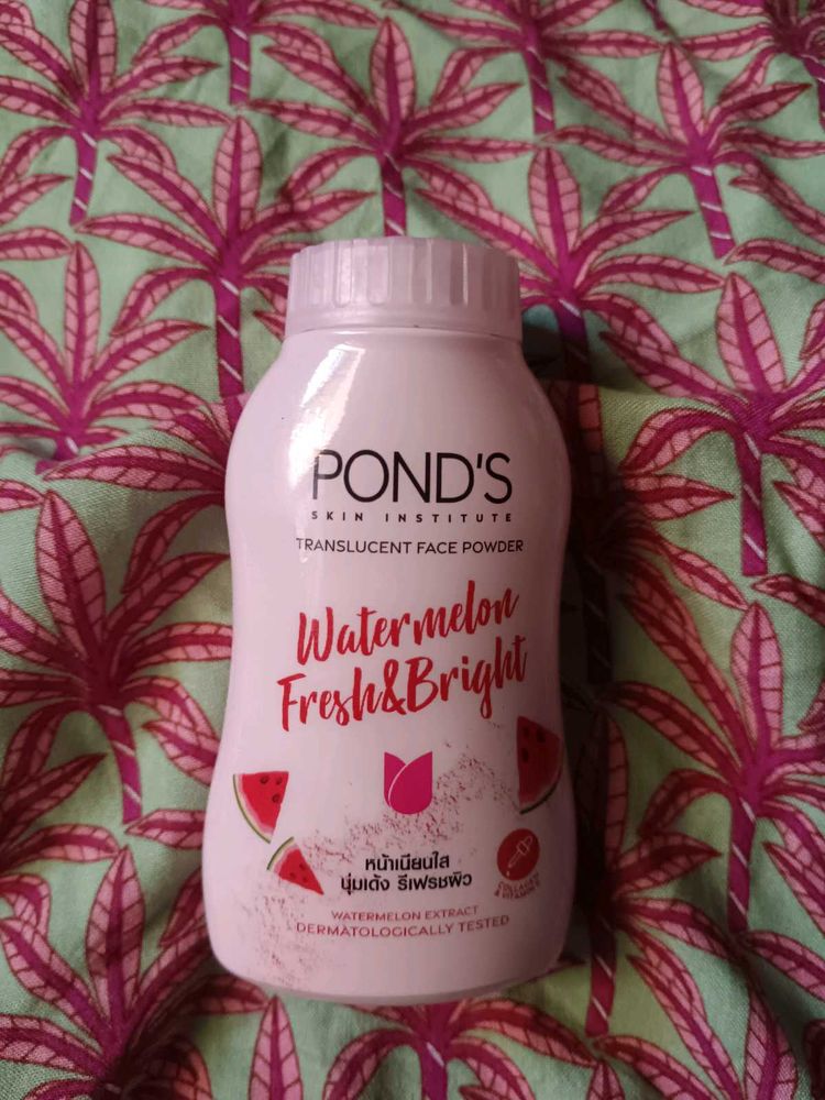 Ponds Watermelon fresh and bright face powder