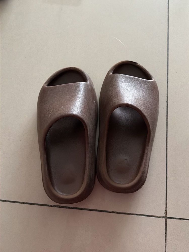 Original adidas Yeezy Slides
