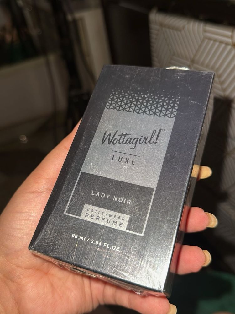 Wottagirl! Lady Noir Perfume