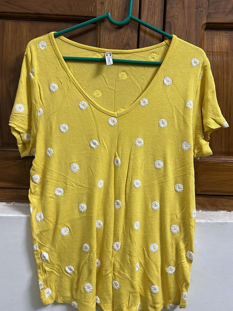 Yellow Daisy Embroidered V-Neck Top