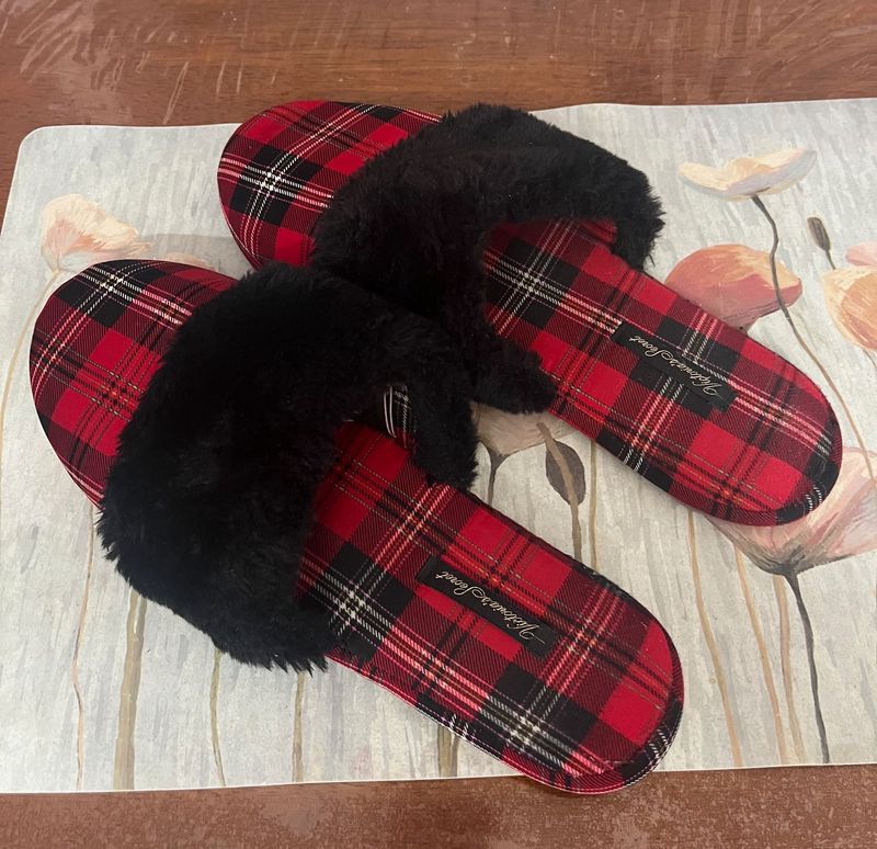 VS slippers