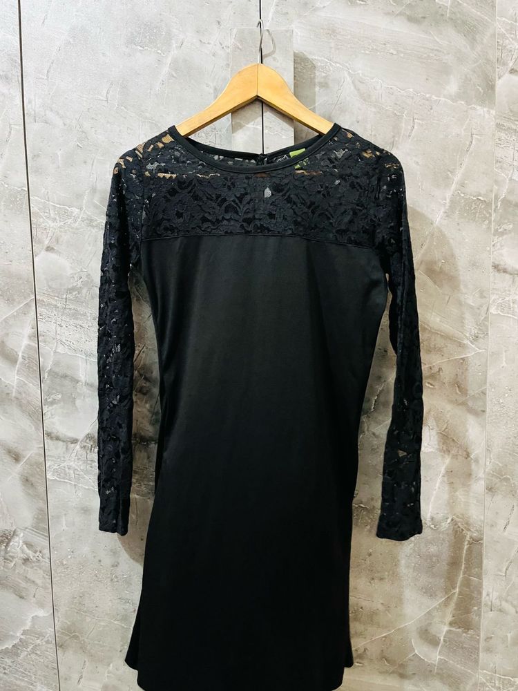 Elegant Black Lace Long Sleeve Top