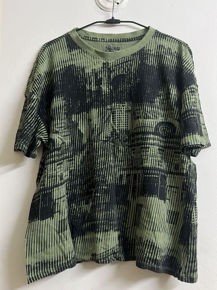 Unique Graphic Print T-Shirt