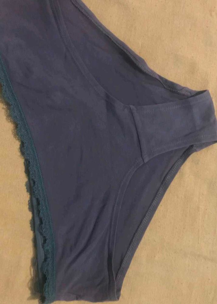 Comfortable Mauve Lace Trim Briefs