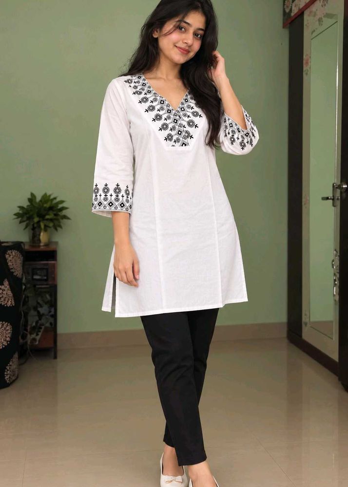 XXL Chic Embroidered White Kurta
