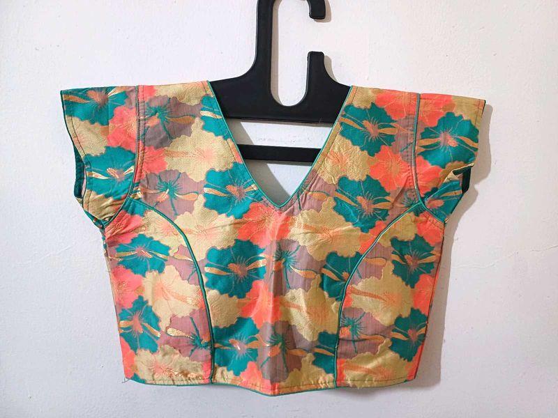 🆕️ Vibrant Floral Print Blouse