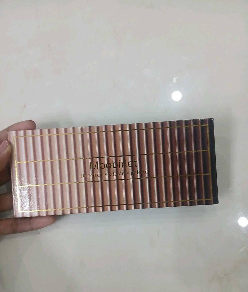 Moobirlet 16 Color Eyeshadow Palette