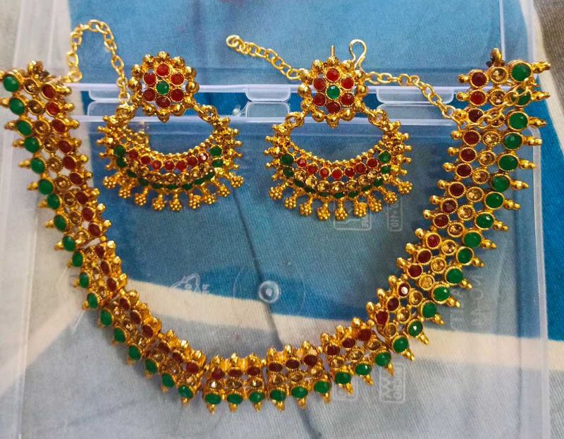 Elegant Necklace &amp; Earring Set