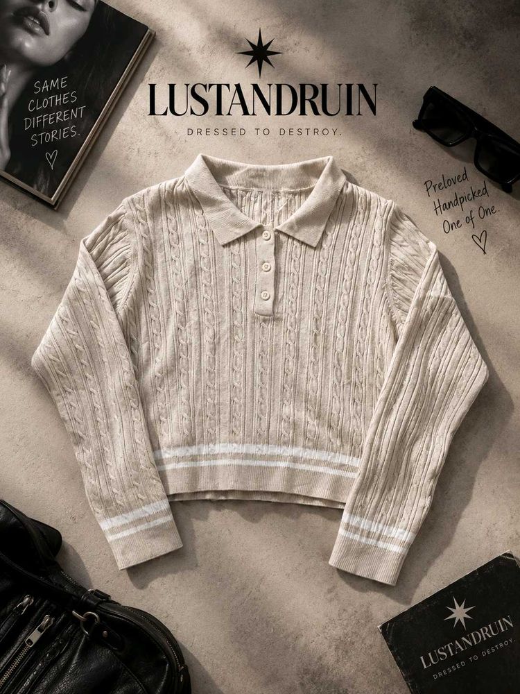 CABLE KNIT POLO SWEATER.