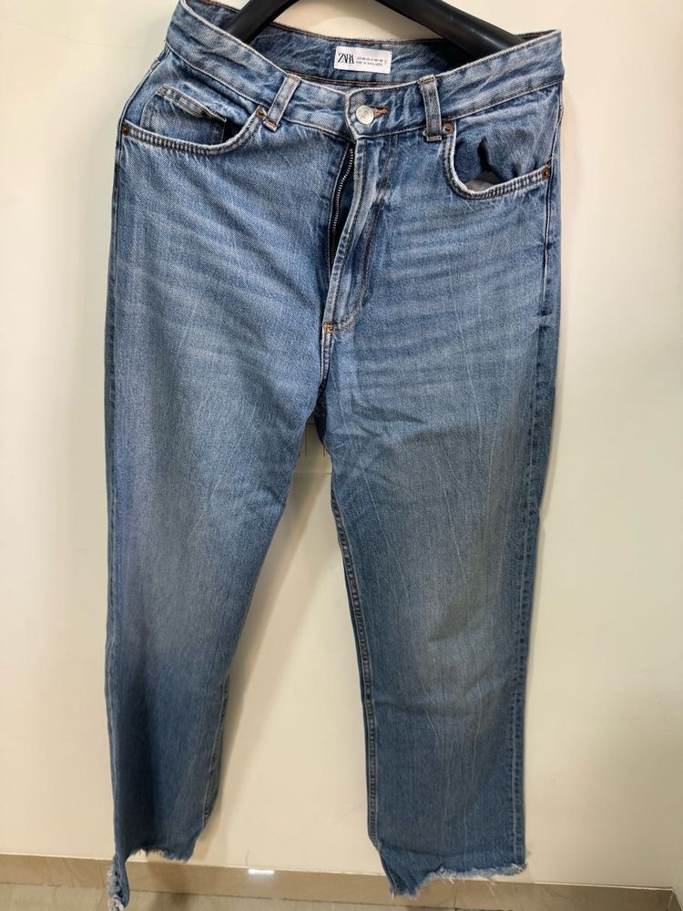 Light Wash Distressed Jeans
